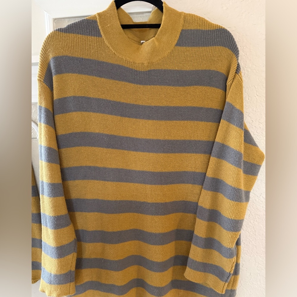 Striped Yellow and Gray Sweater Set (m) - Picture 5 of 9